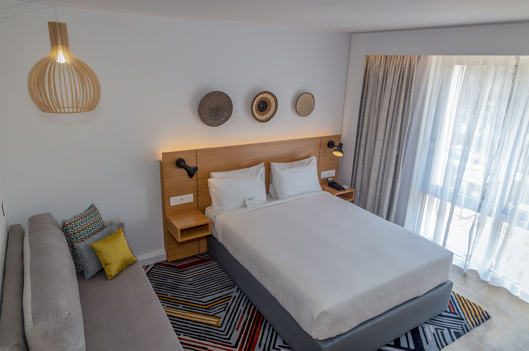 
						jQuery(document).ready(function() {
							jQuery("a[rel^='prettyPhoto']").prettyPhoto({
								social_tools : false,
								show_title : false
							});
						});
					-4