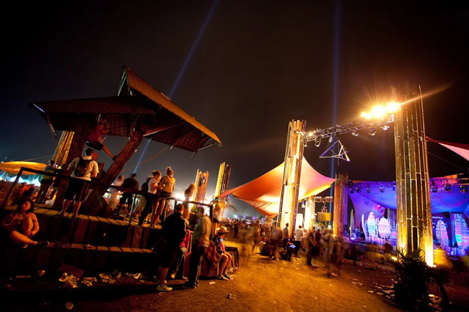 Do Lab Misting Oasis Stage at Coachella 2010 — HUNTER LEGGITT STUDIO-26