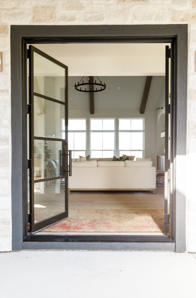 泥石,木色构筑的个性居所丨美国爱达荷丨Judith Balis 室内设计-2