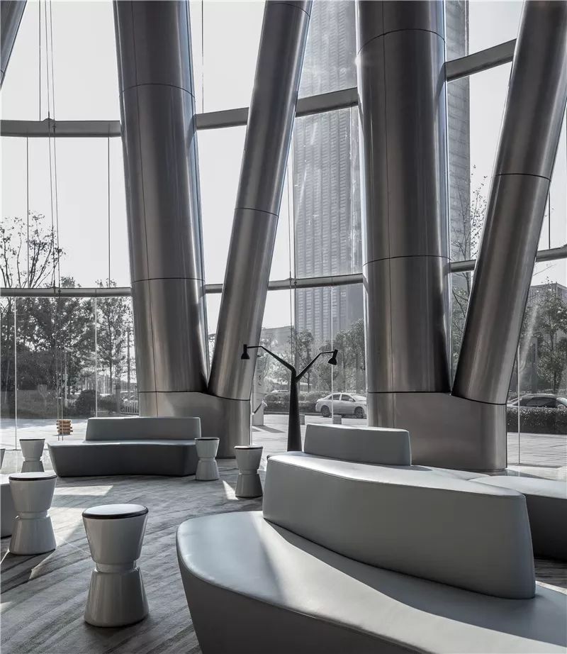 中银大厦 | 光影艺术的办公空间-40