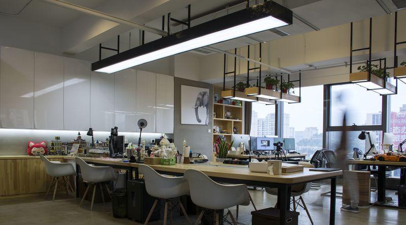 青岛追梦影视工作室 | 几何创意办公空间-12