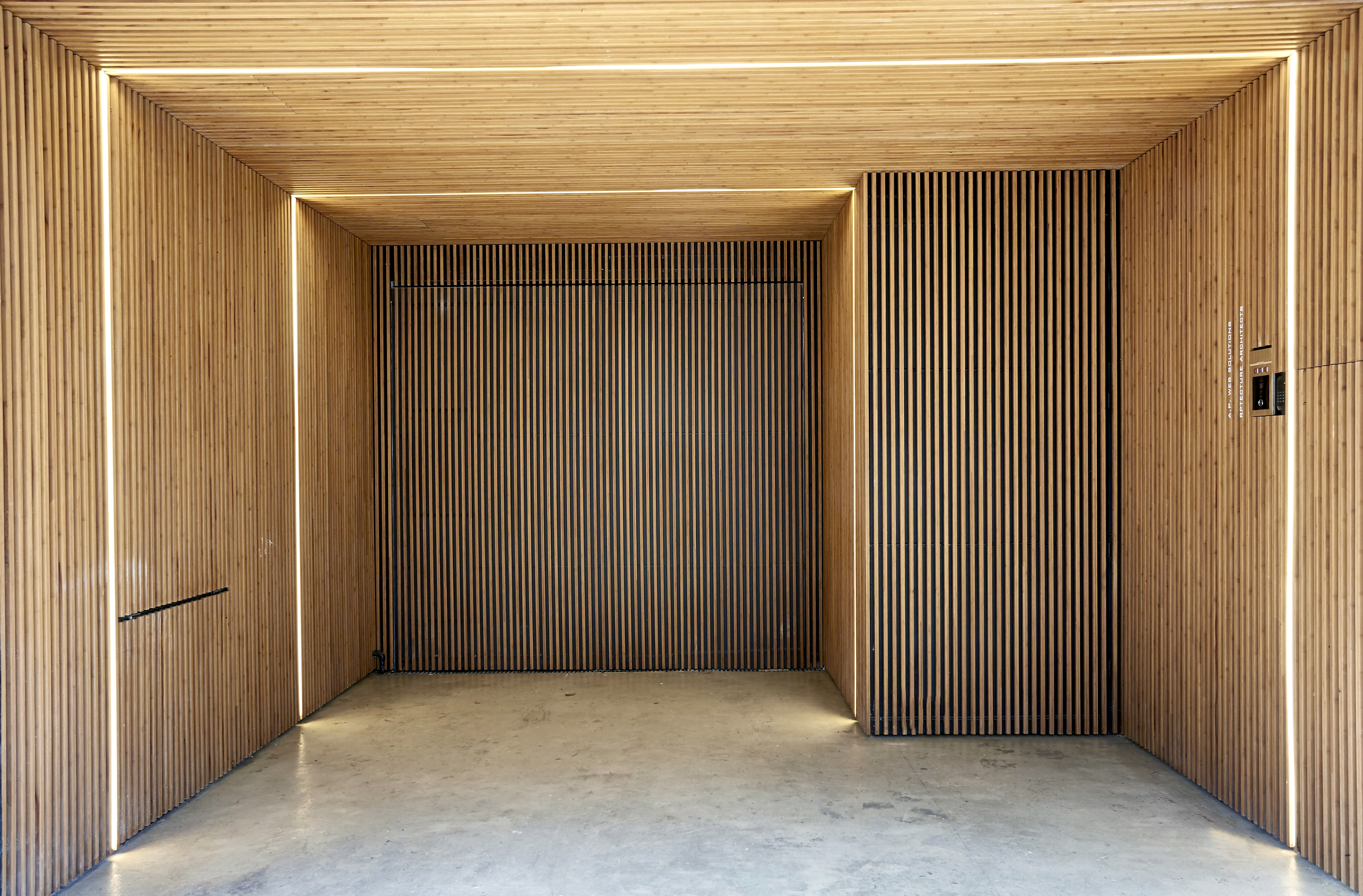 融入线性元素的现代办公空间-6