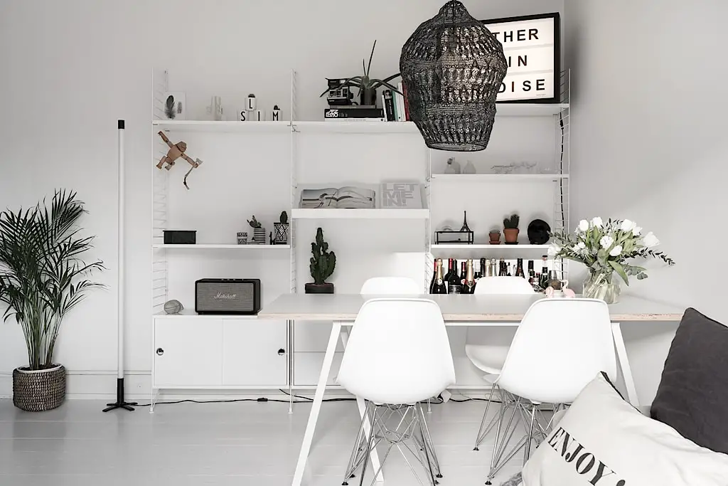 瑞典 38 平米中性风公寓，大胆运用橙色冲浪板打破单调-9