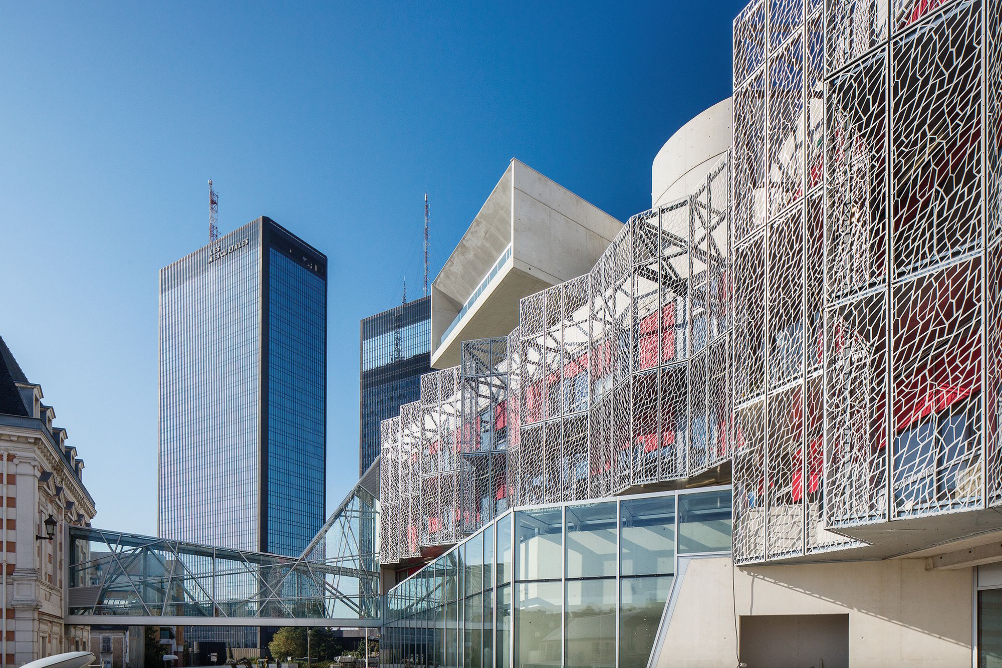 融合新旧的法国巴尼奥莱市政厅设计-25