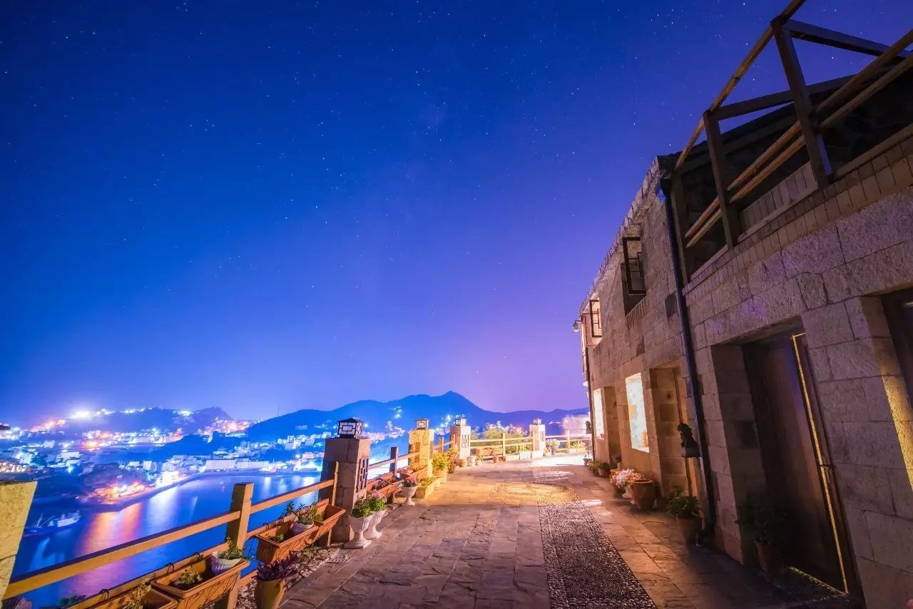 放弃百万年薪，回乡在海边建起一座石头房，他在追梦途中找到了诗和远方！-121