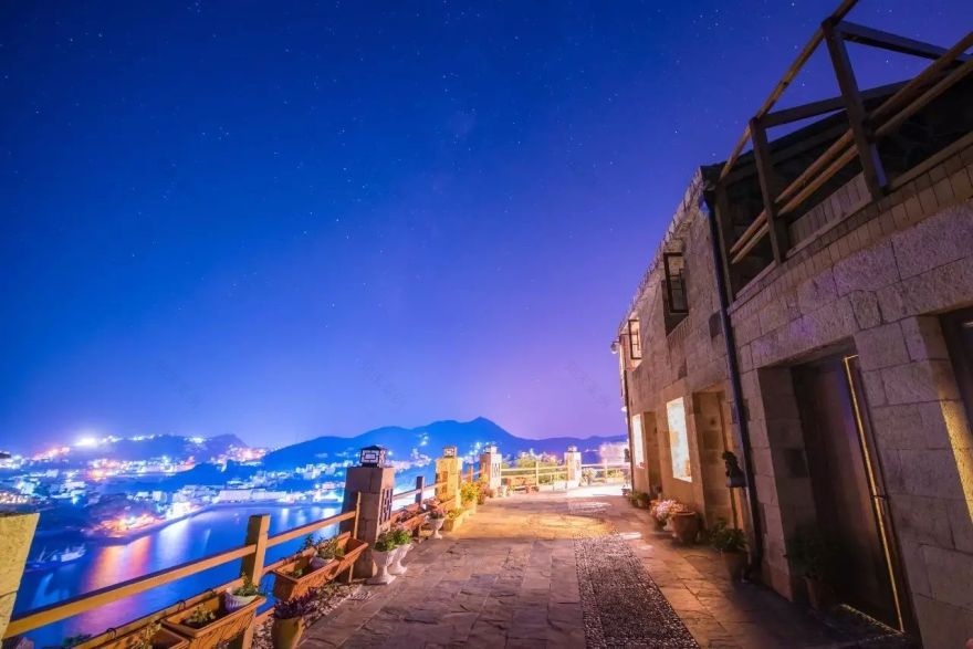 放弃百万年薪,回乡在海边建起一座石头房,他在追梦途中找到了诗和远方!-121