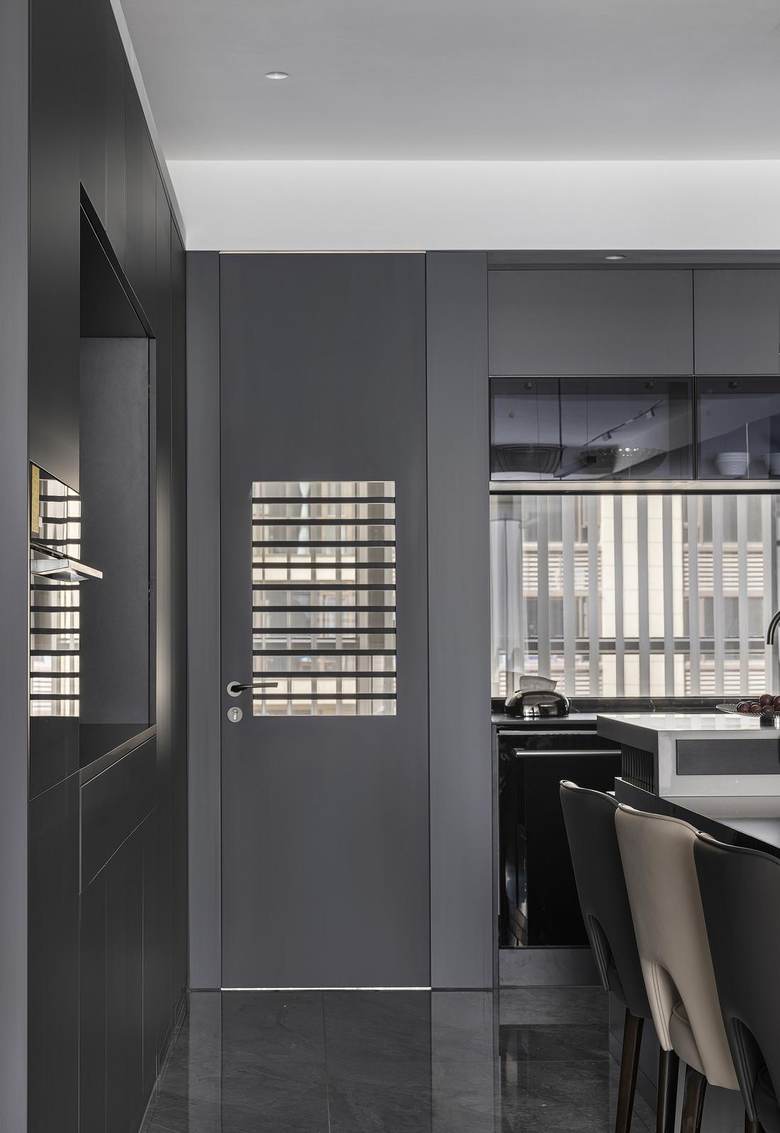 黑白琴键 - 融合硬朗与温柔的现代简约家居设计-13