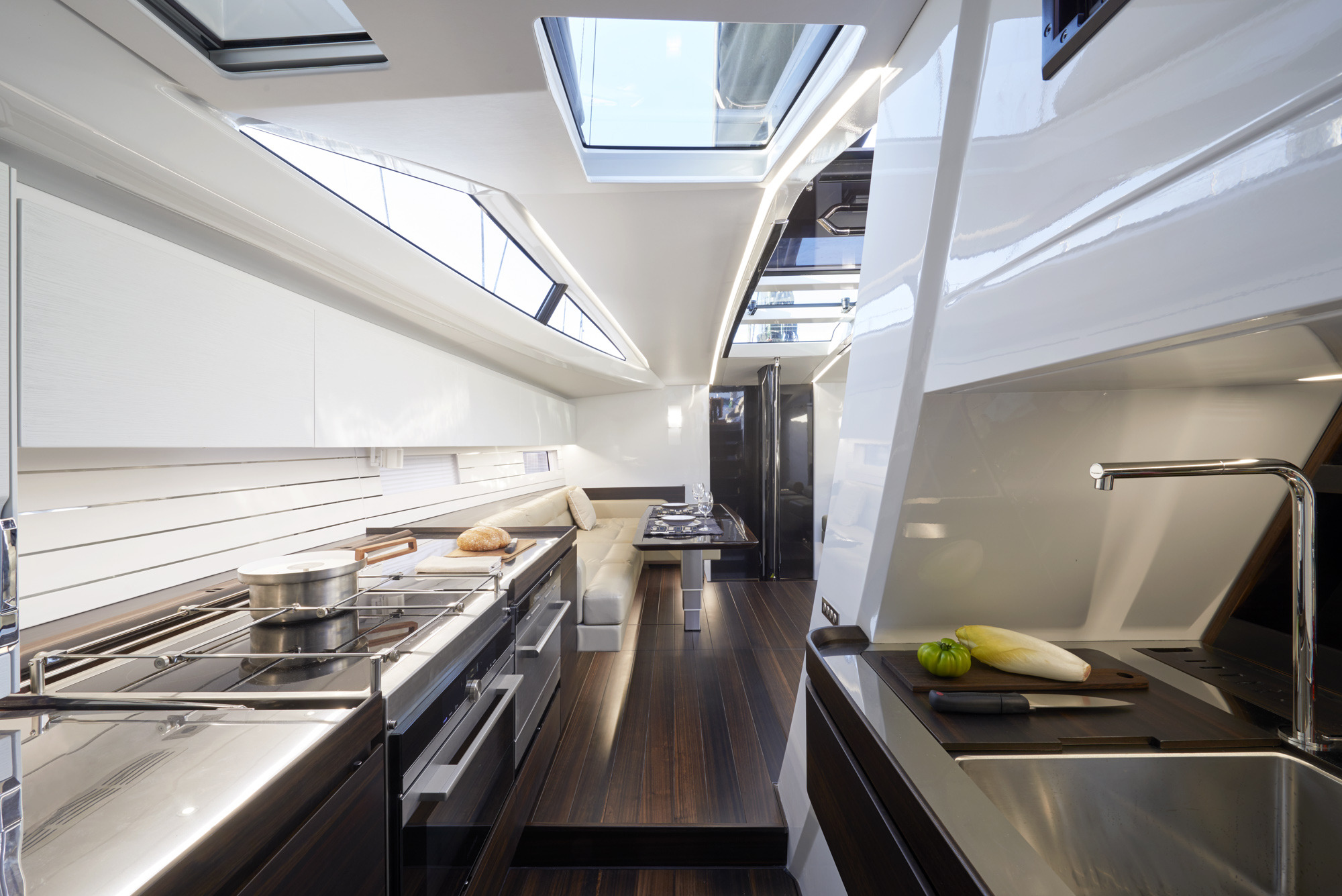 巴黎 otto 与 Formenton 联手打造惊艳游艇内饰-5