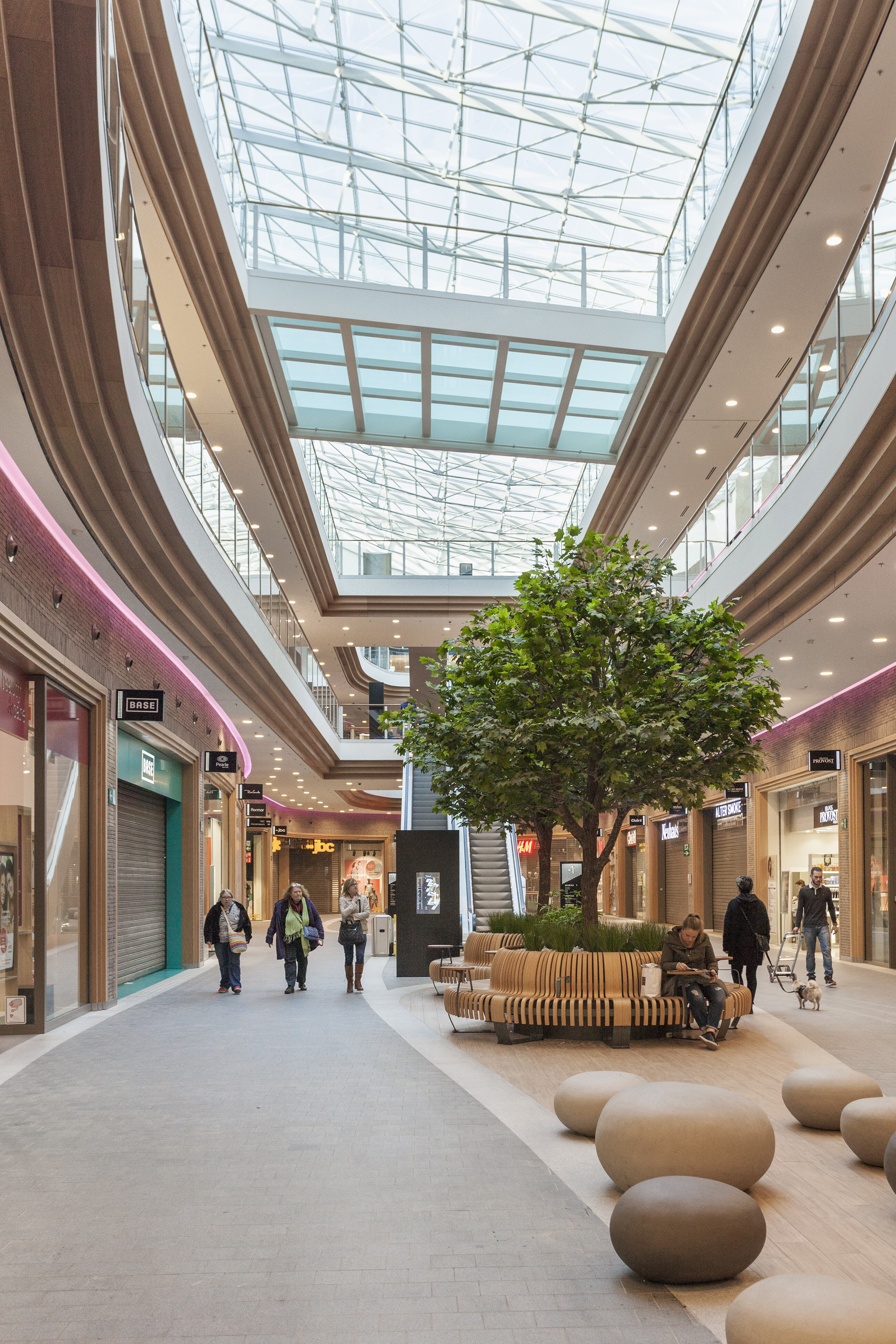 Charleroi Rive Gauche 购物中心-29