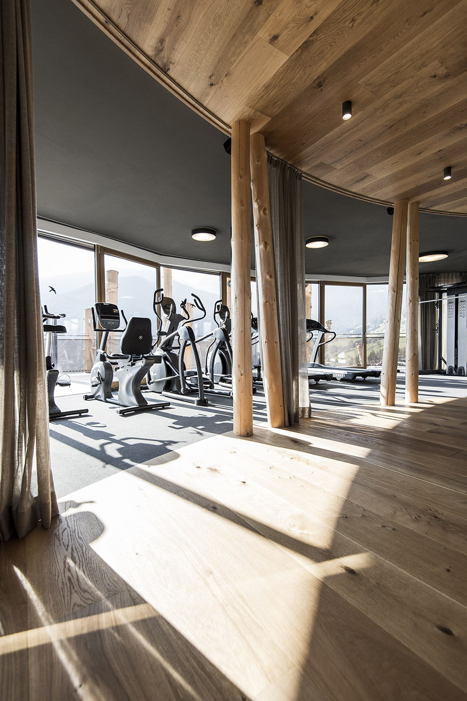 游弋于天地间 & 拥有漂浮大泳池的意大利Hubertus 酒店 / noa* -119