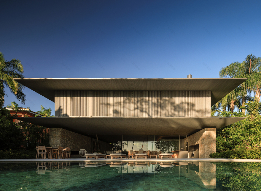 若JO是名字的缩写或者特定名称等保持原样:JO住所
若JO没有特殊意义,可意译为:住宅JO (不过这种说法一般是基于JO有特定指代前提,不然与住宅语义搭配会稍显突兀,最推荐情况一是JO有特定含义时的翻译) 丨巴西圣保罗-0