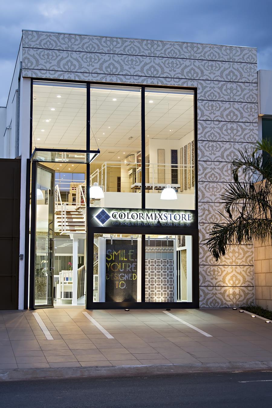 巴西 Colormix 商店，Dabus Arquitetura 打造色彩缤纷的购物空间-1