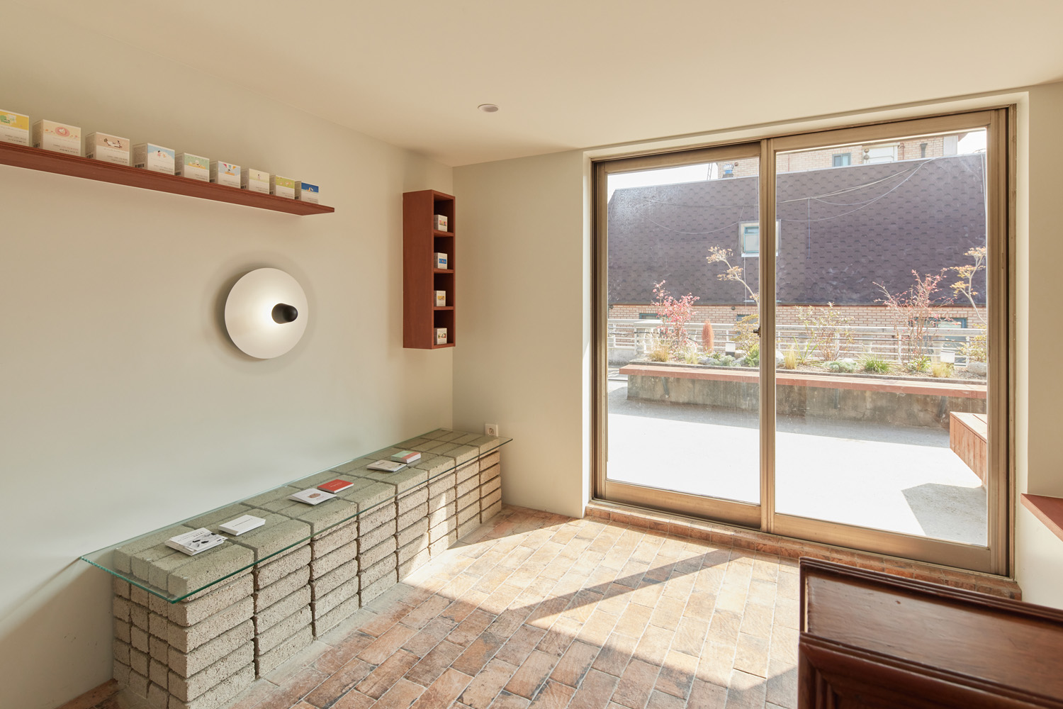 现代简约白调住宅，打造温馨舒适生活空间-15