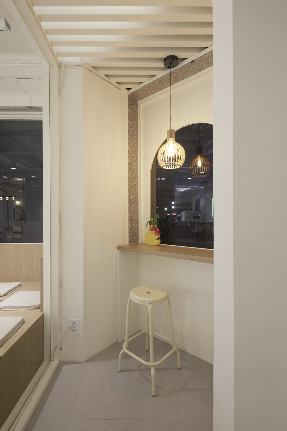 35 坪极简咖啡厅设计 打造舒适空间-15