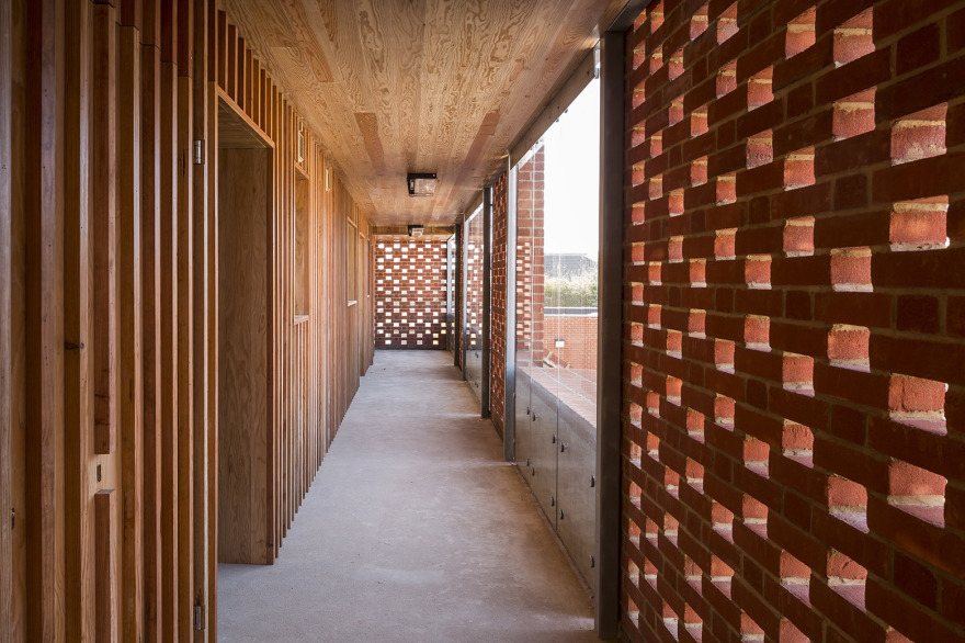 英国海古德密院(British sea eidur gudjohnsen courtyard)-31