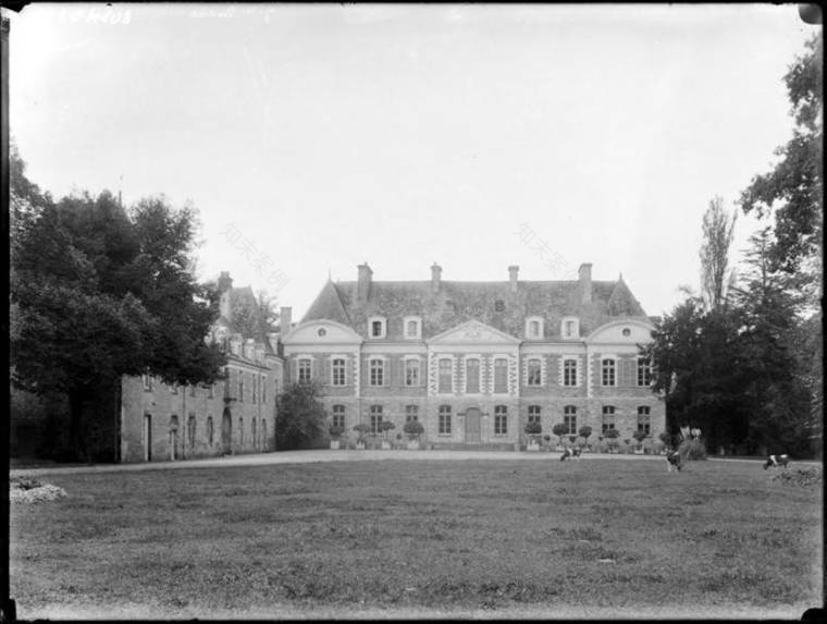 法国树状酒店「Château des Pères Hôtel Essenciel」——亲近自然的创新设计-35