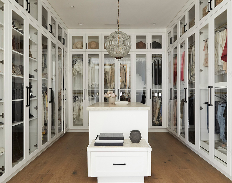 加利福尼亚装饰有木材的时尚舒适的家-18