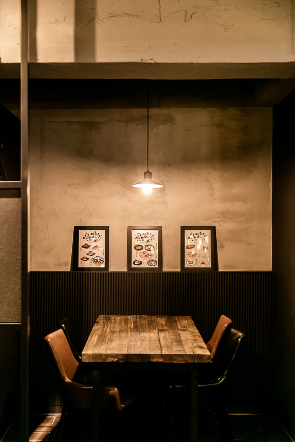 现代简约的鱼主题餐厅设计-11