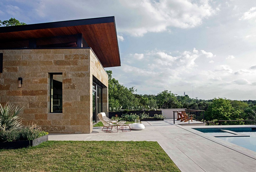 Lake View Residence with Tropical Retreat Details-6