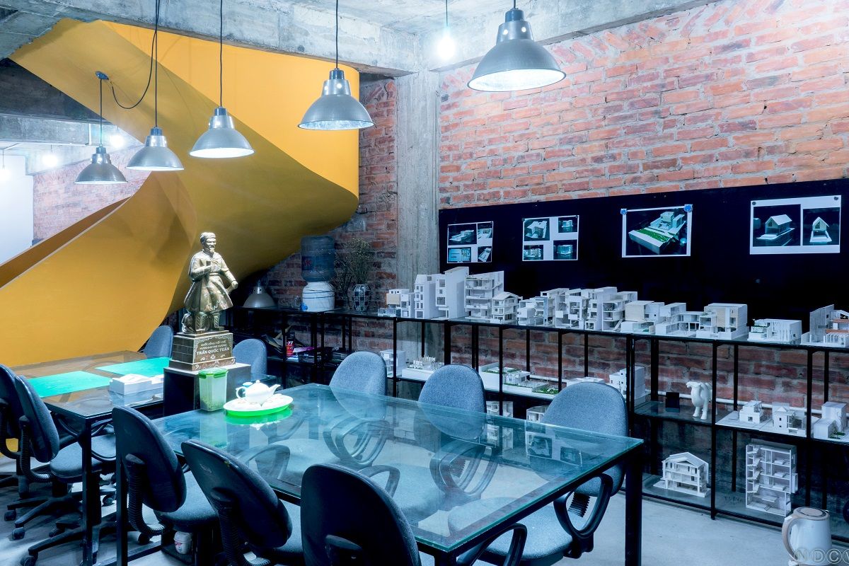 办公楼变身为现代设计工作室-7