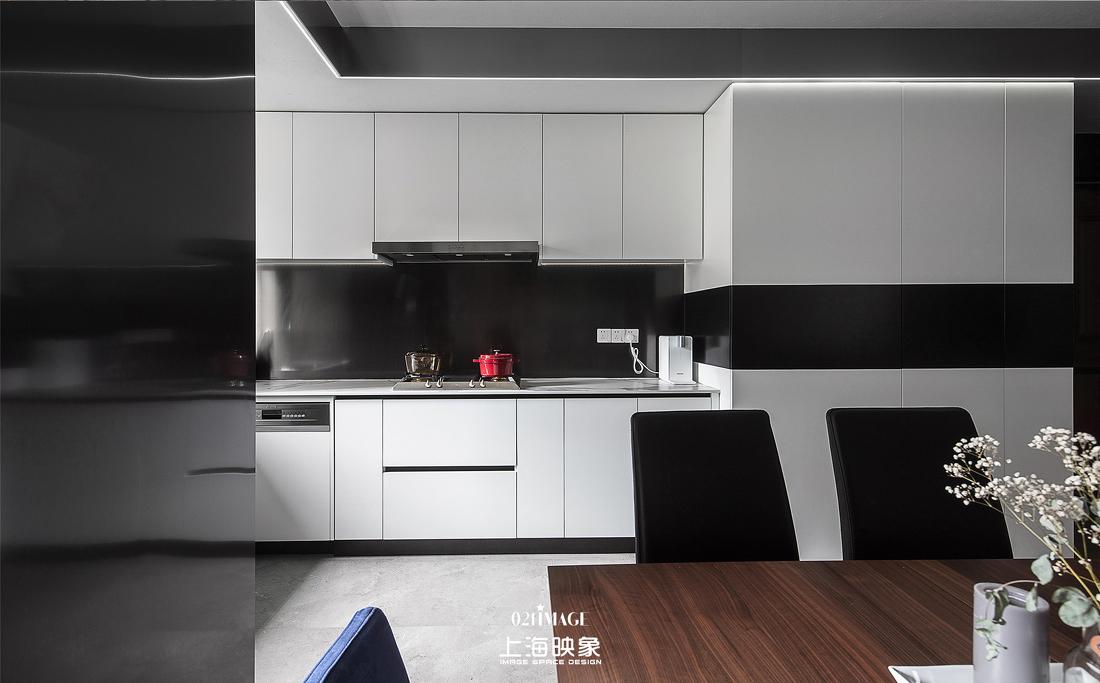 极简黑白灰,不锈钢与岩板的完美融合丨河马装饰-5