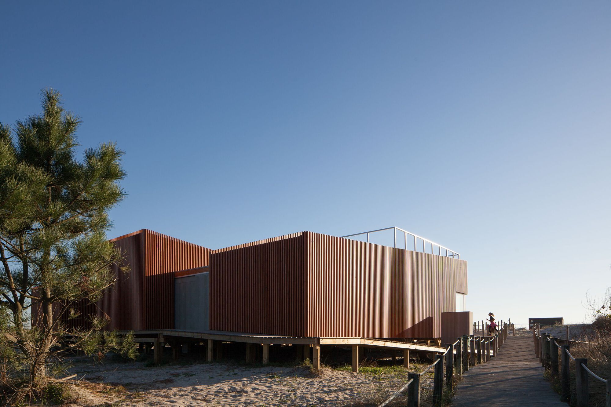 Support Center for Sports Activities / Branco Cavaleiro Architects-44
