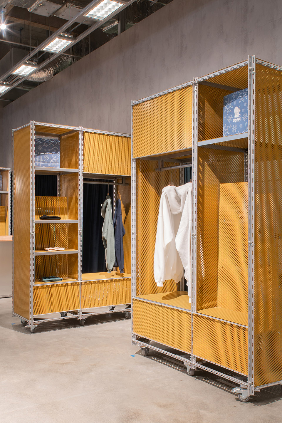 武汉 COZMINE 2·0 潮牌集合店丨中国武汉丨武汉外物文化设计有限公司-45