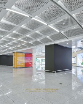 西安地铁八号线（市图书馆站）—— 空间摄影