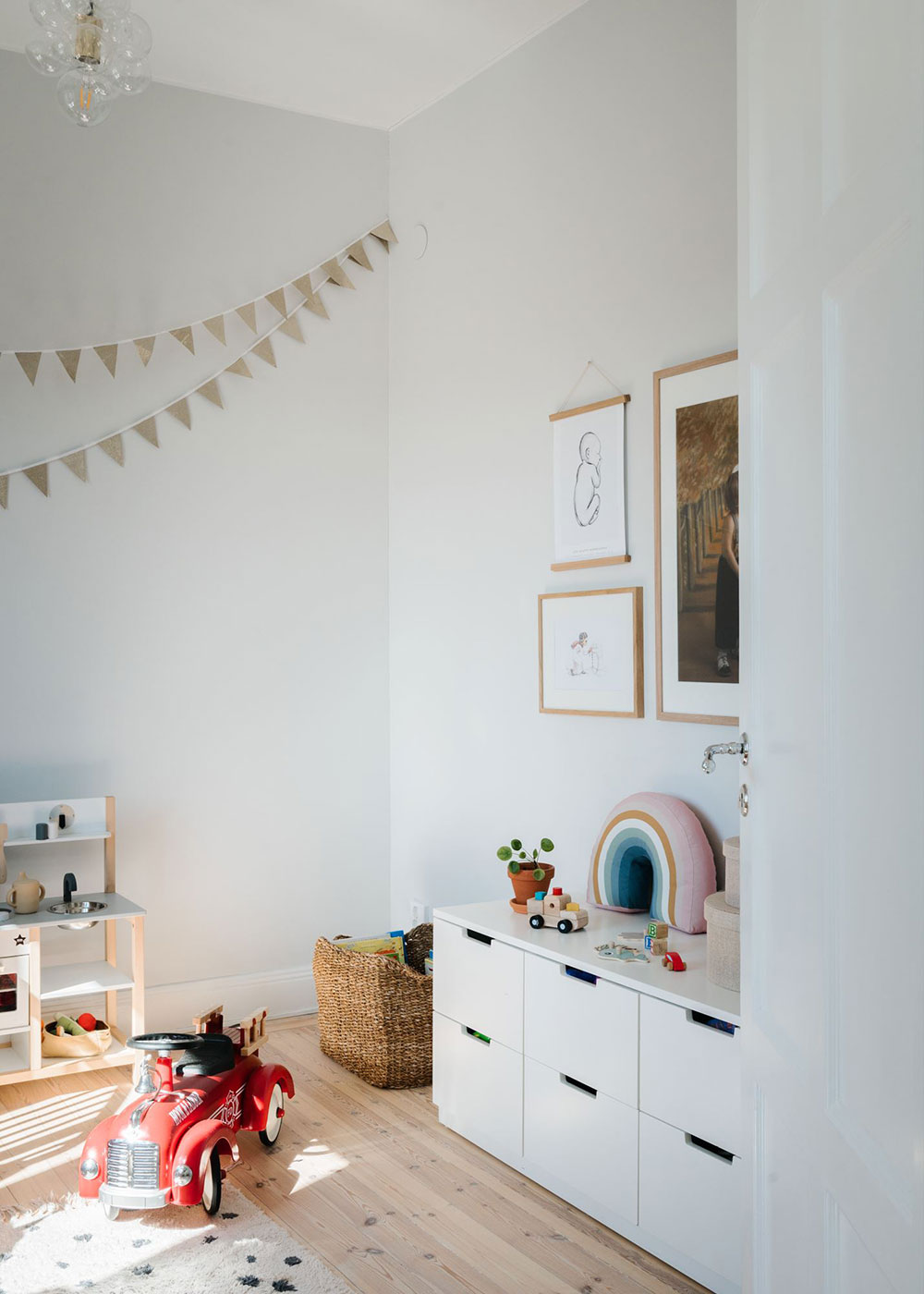 北欧风格瑞典公寓，温馨明亮的湾窗设计-18