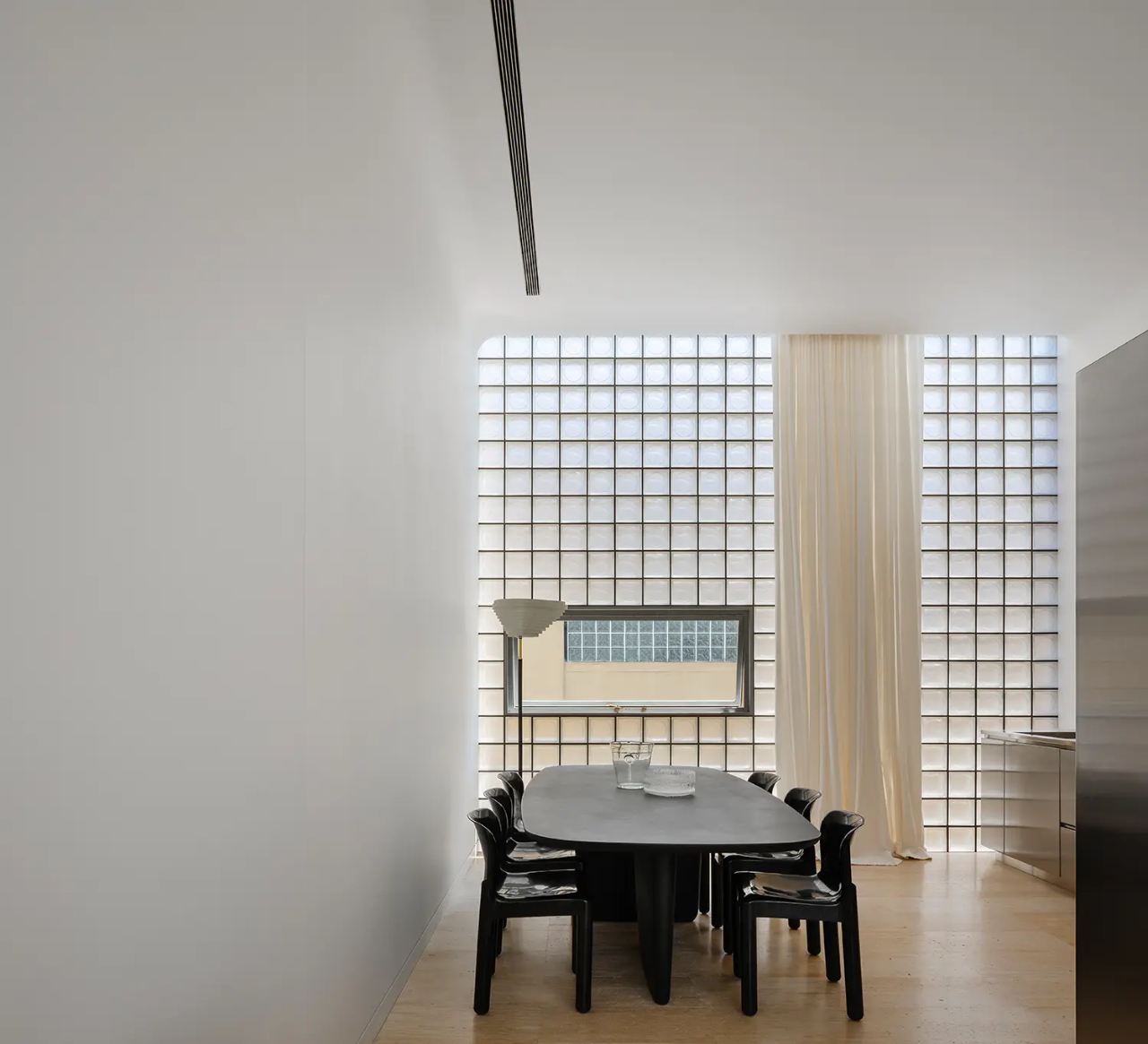 适应性改造的垂直玻璃屋（Laneway Glass House）丨澳大利亚悉尼丨Brad Swartz Architects-17