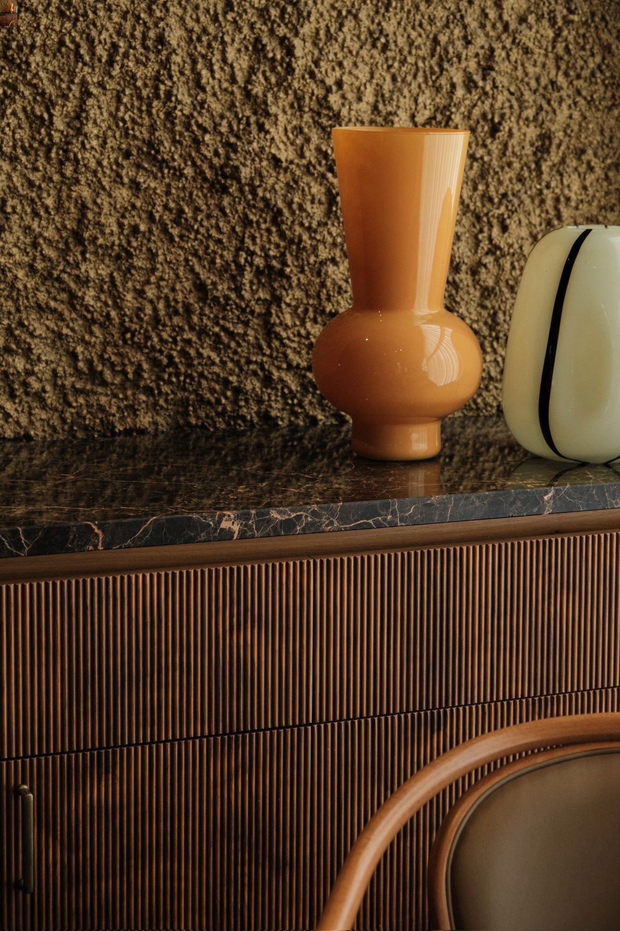 KICK.OFFICE | 一家用色大胆的餐饮空间-14