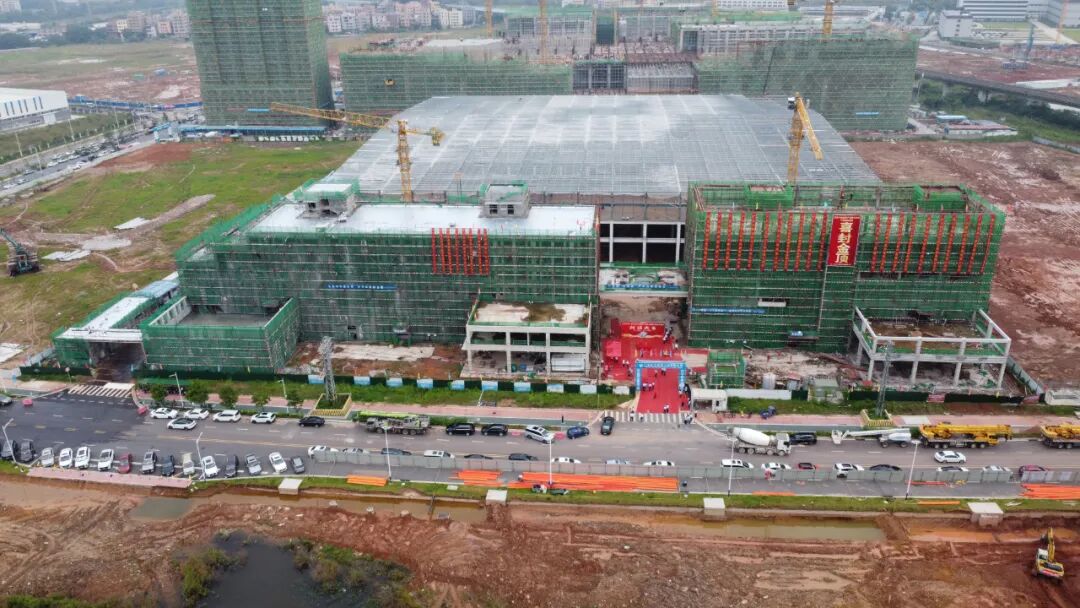 项目进展|大宸设计·中鹏数字化新工厂顺利完成主体结构封顶-1