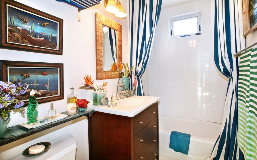 Remarkable Ways To Inspire With Striped Curtains-10