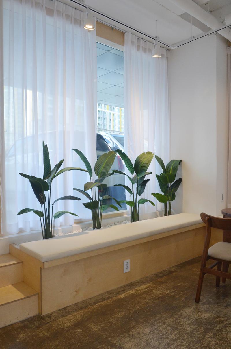 简约 20 平咖啡厅，展现白色与木色的精致空间设计-17