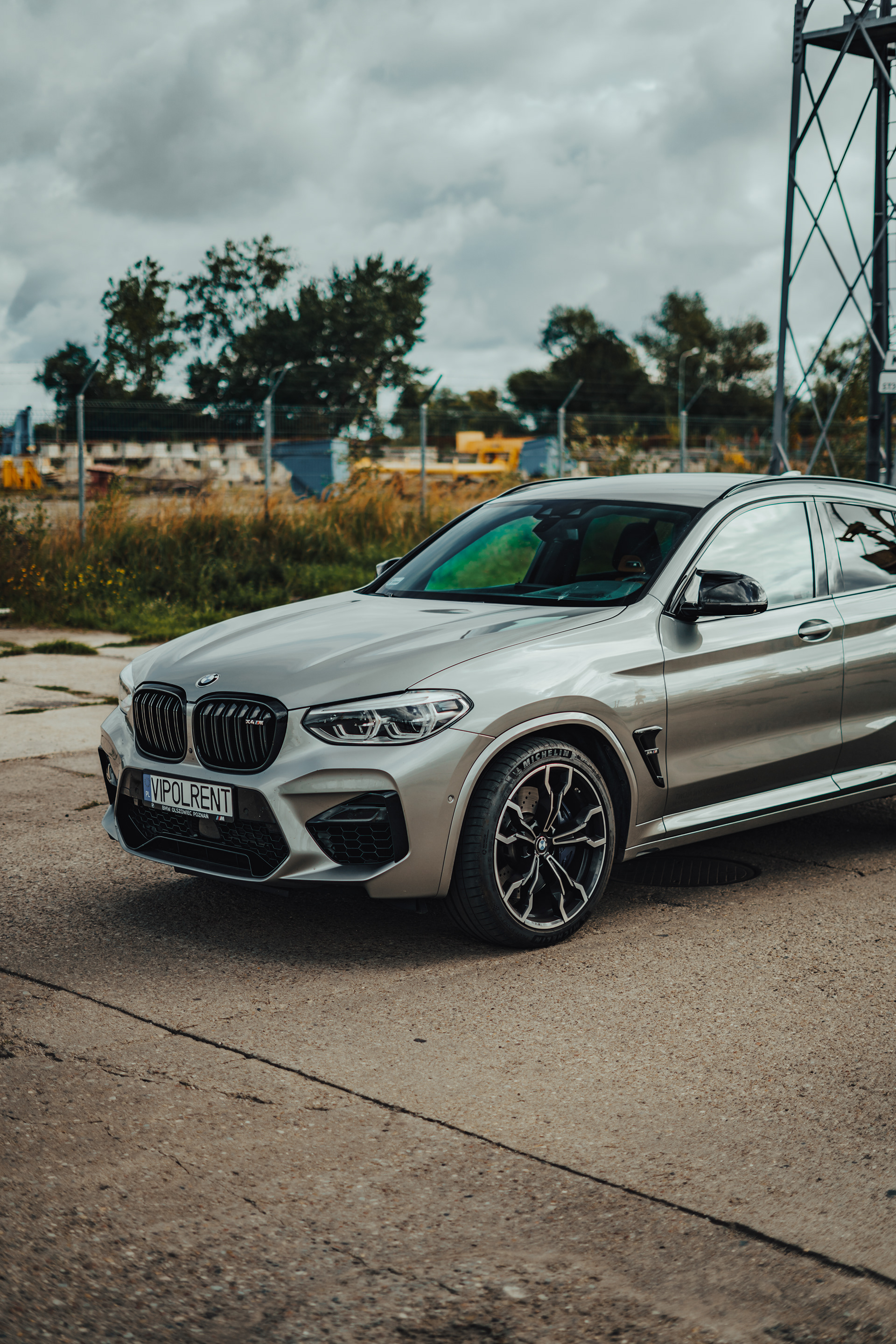 BMW X4 M Competition 汽车租赁丨Vipol Rent Cars-17