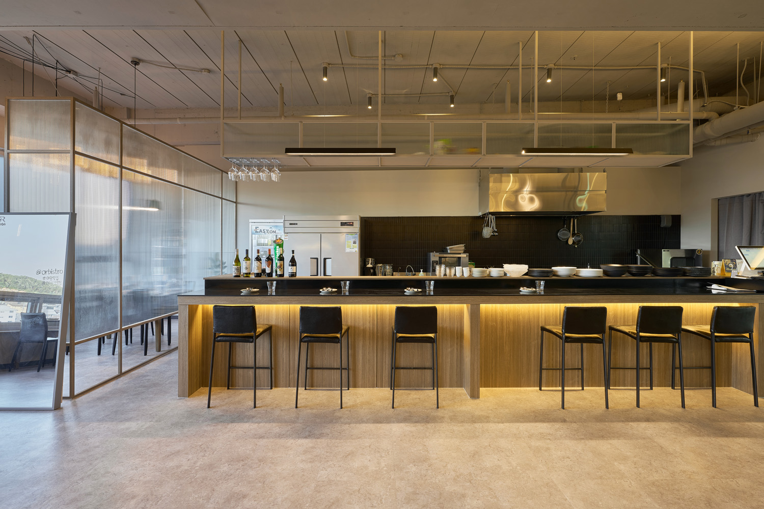 现代简约 28 平米小户型室内设计-6