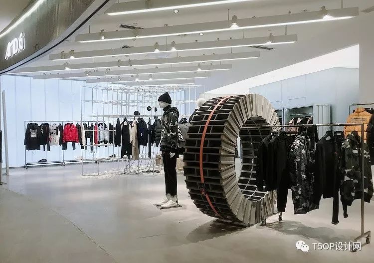 用问题来做设计 AND.G潮牌店设计-13