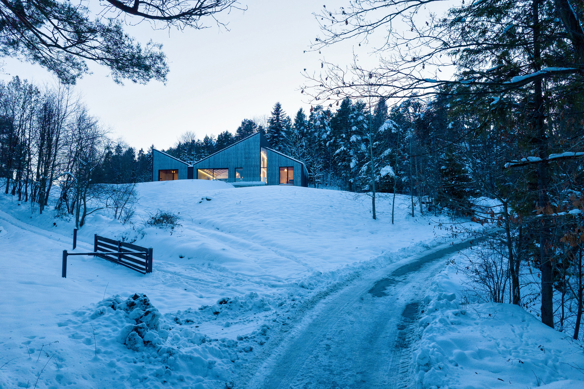 贝斯基德山区的房子丨波兰丨RS+ Robert Skitek-38