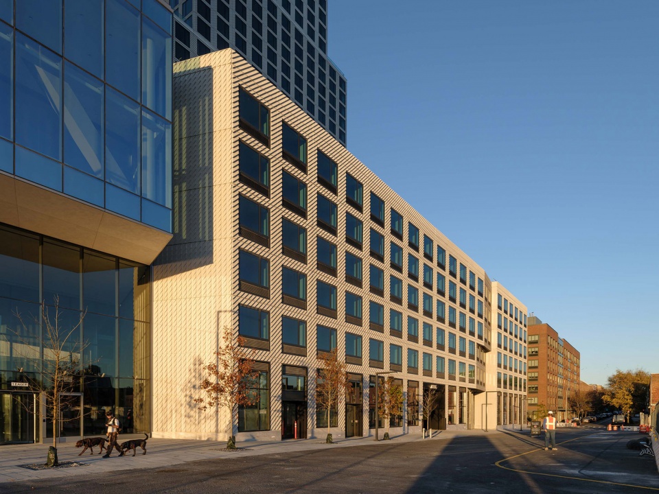 OMA 设计的纽约 EAGLE + WEST 住宅塔楼，巧妙解决空间限制问题-43