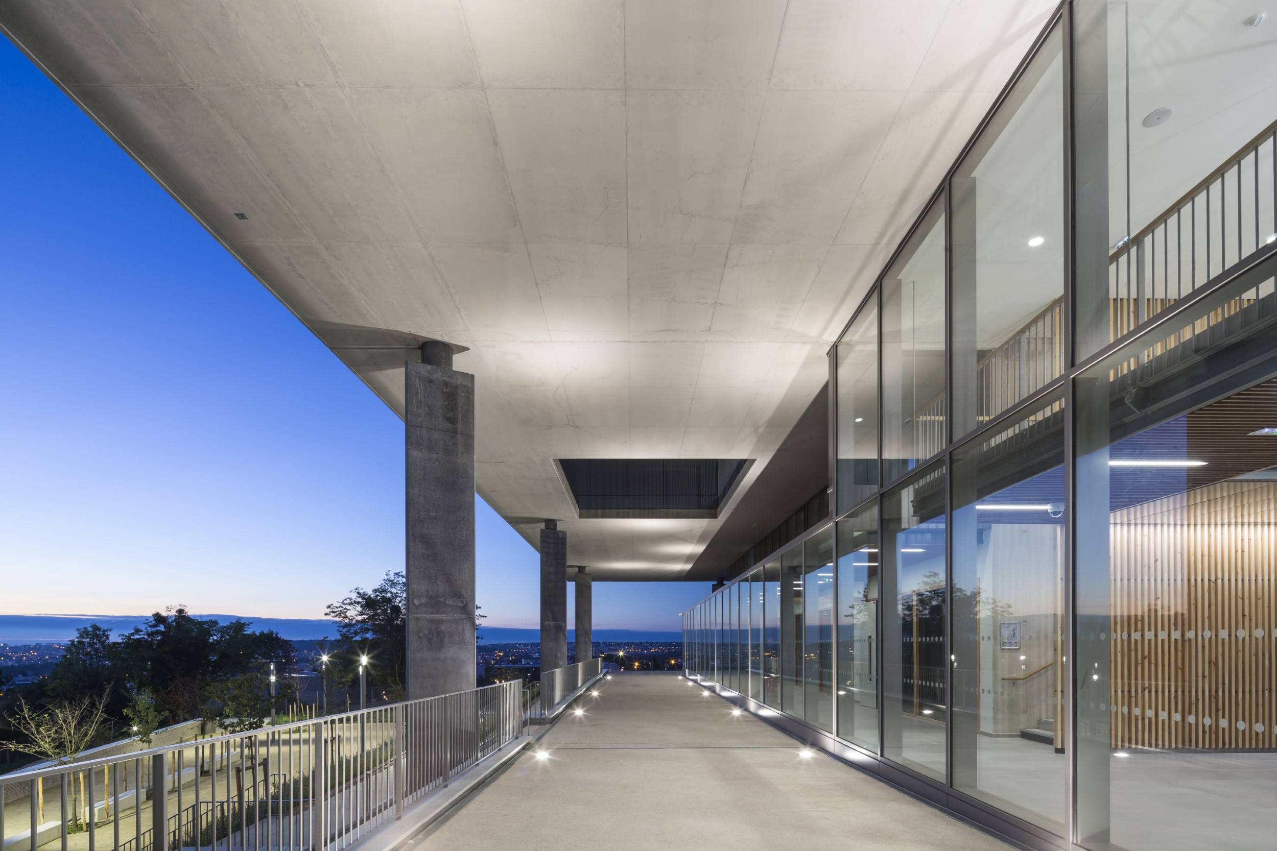 巴黎东部国际高中及寄宿学校丨法国巴黎丨Ateliers 2,3,4,等多个团队-57