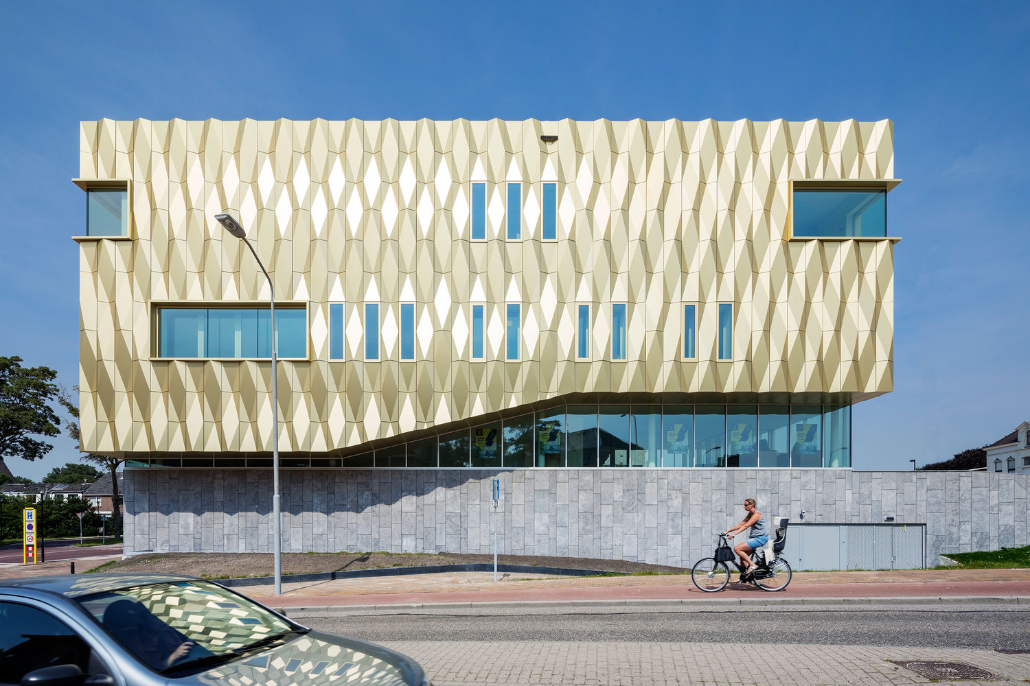 荷兰蒂尔市文化中心“金灯”-13