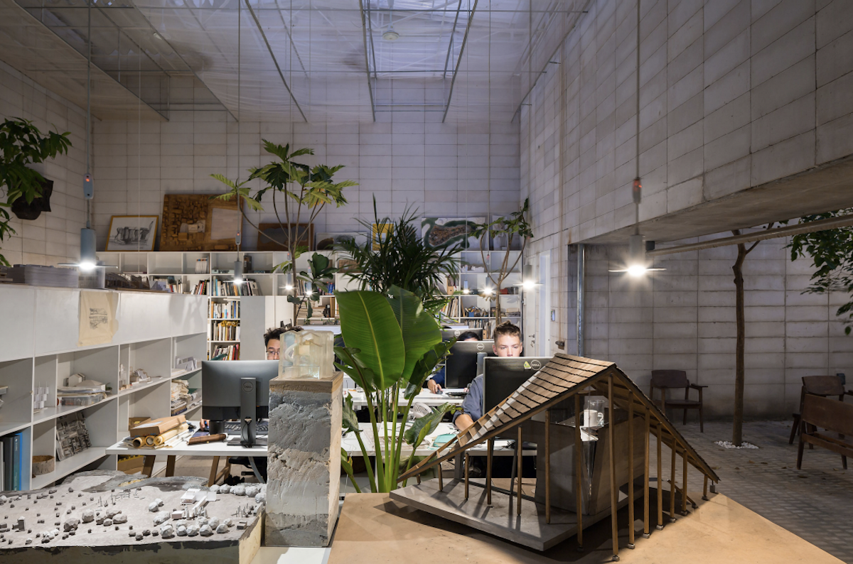 办公室设计中的开放与封闭、宁静与活力的空间对话-34