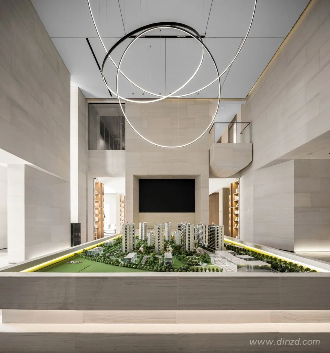 青岛 MOMA 通汇当代阅销售中心 | 现代与线条主义的艺术混搭-11