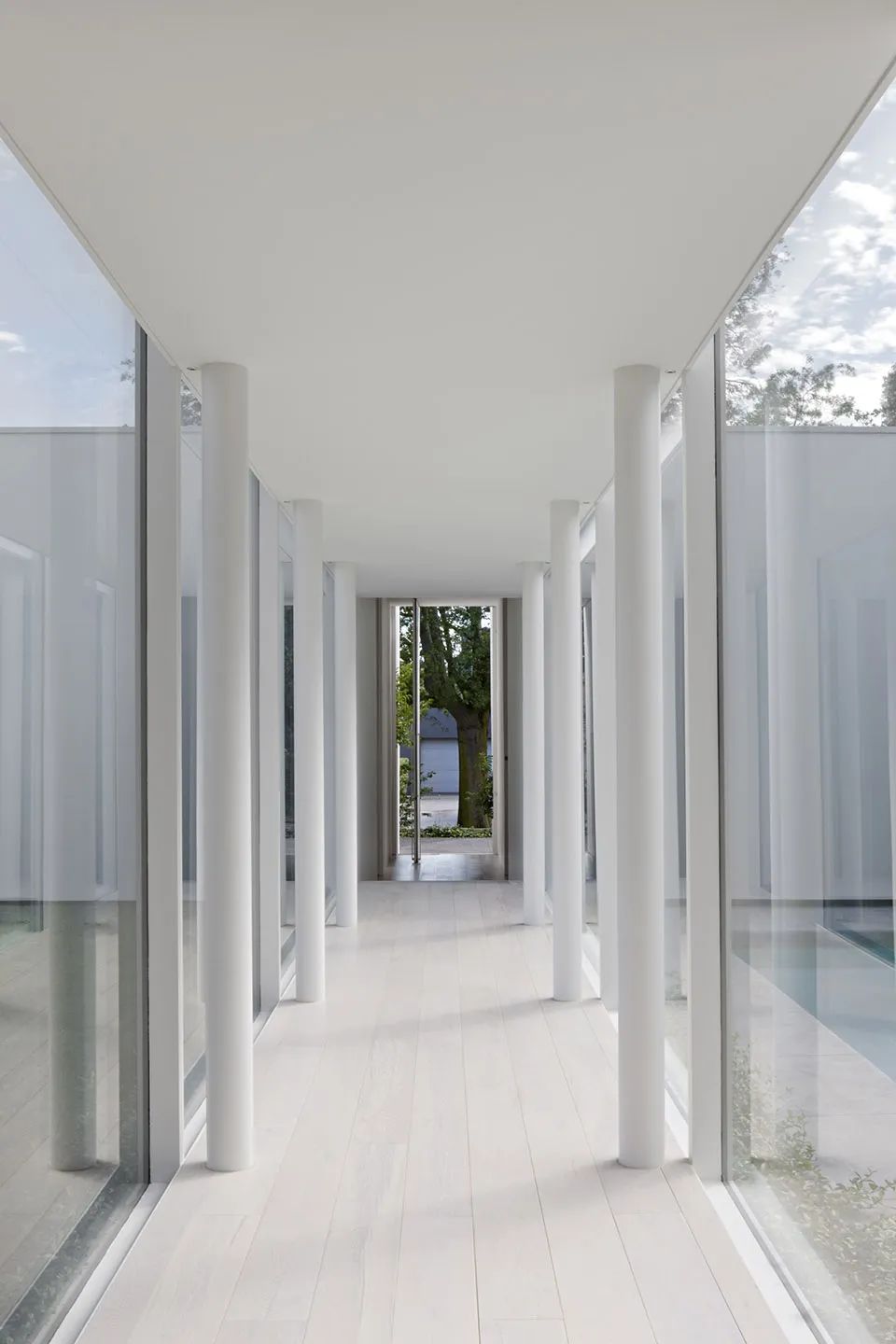 伯恩路住宅 | 中央打破的建筑与花园互动-25