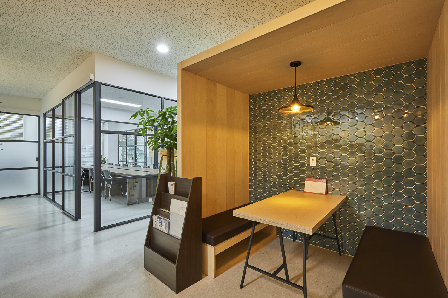 首尔温馨 68 平小户型办公室设计-2