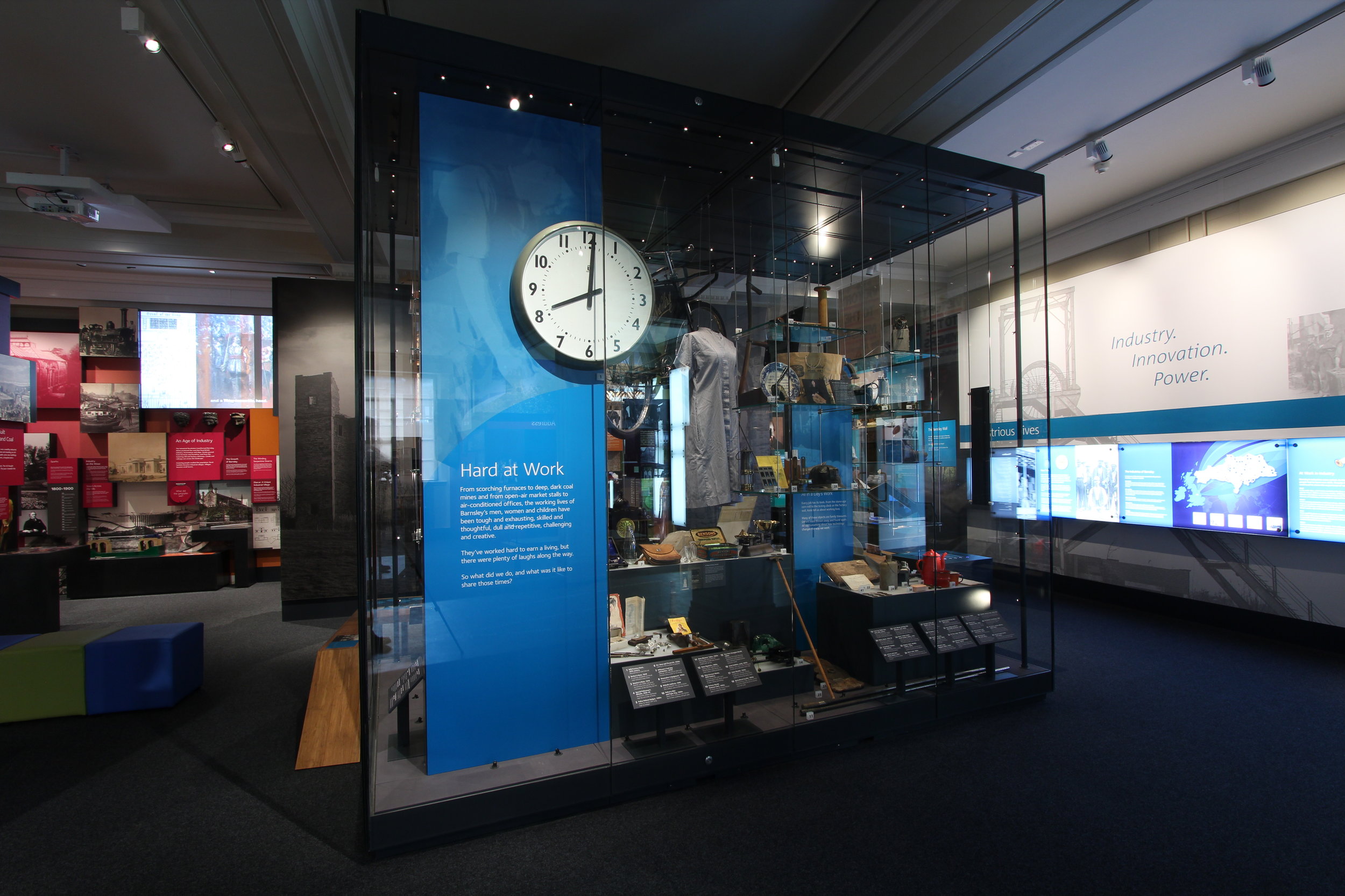 体验巴恩斯利

注：Barnsley常见为地名，一般译为巴恩斯利 这里 E·perience 推测可能是 Experience 拼写有误，按 体验、经历 来翻译 丨Redman Design-0