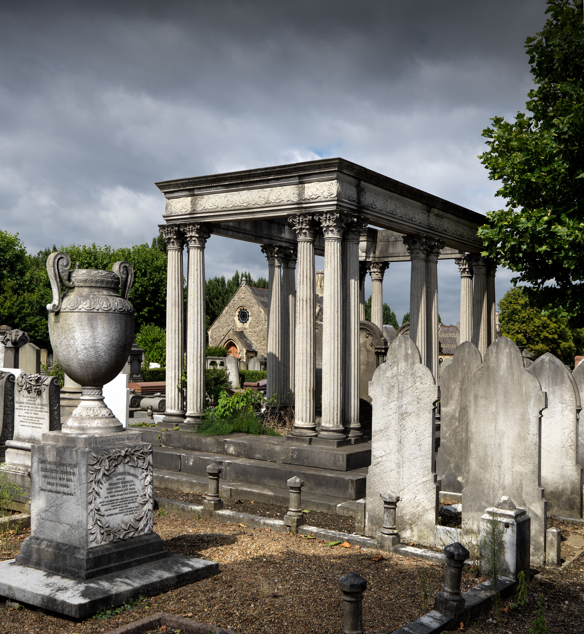 Historic England lists London cabbies' hut and Yorkshire "hobbit's home"-31