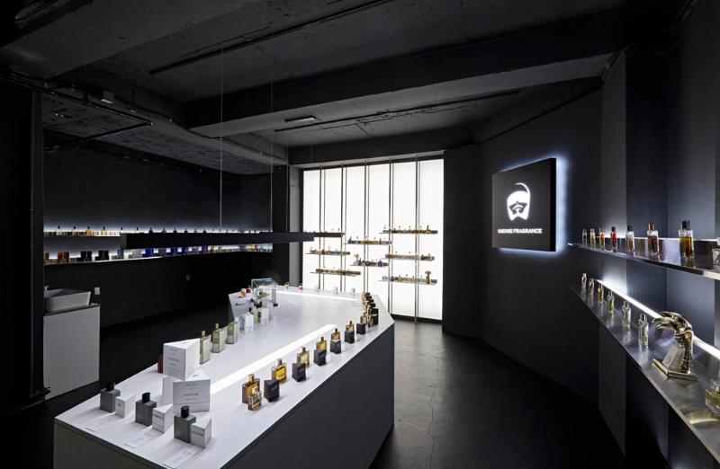 现代简约 30 平香水展示空间设计-12