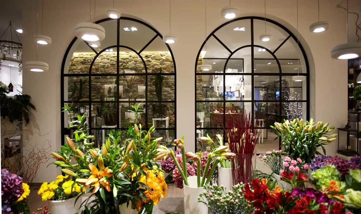 意大利 Zubini 花店,绿色建筑与家居美学的融合-21