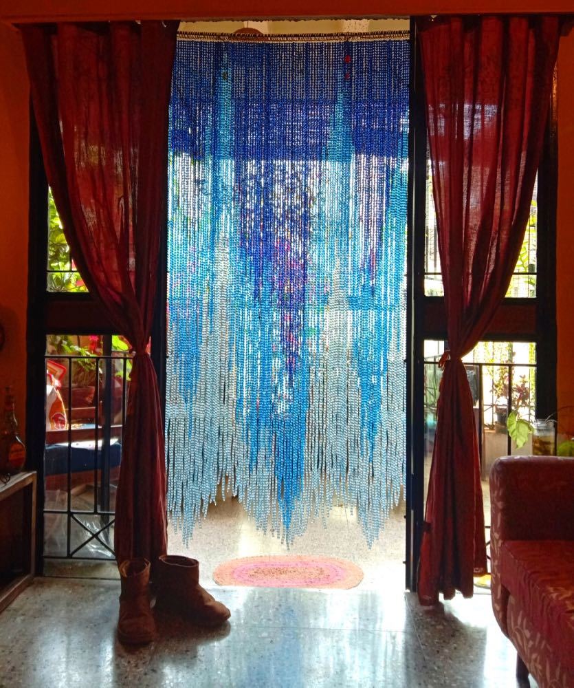 纽约渐变蓝亚克力水晶珠帘隔断丨美国纽约丨Memories of a Butterfly-9